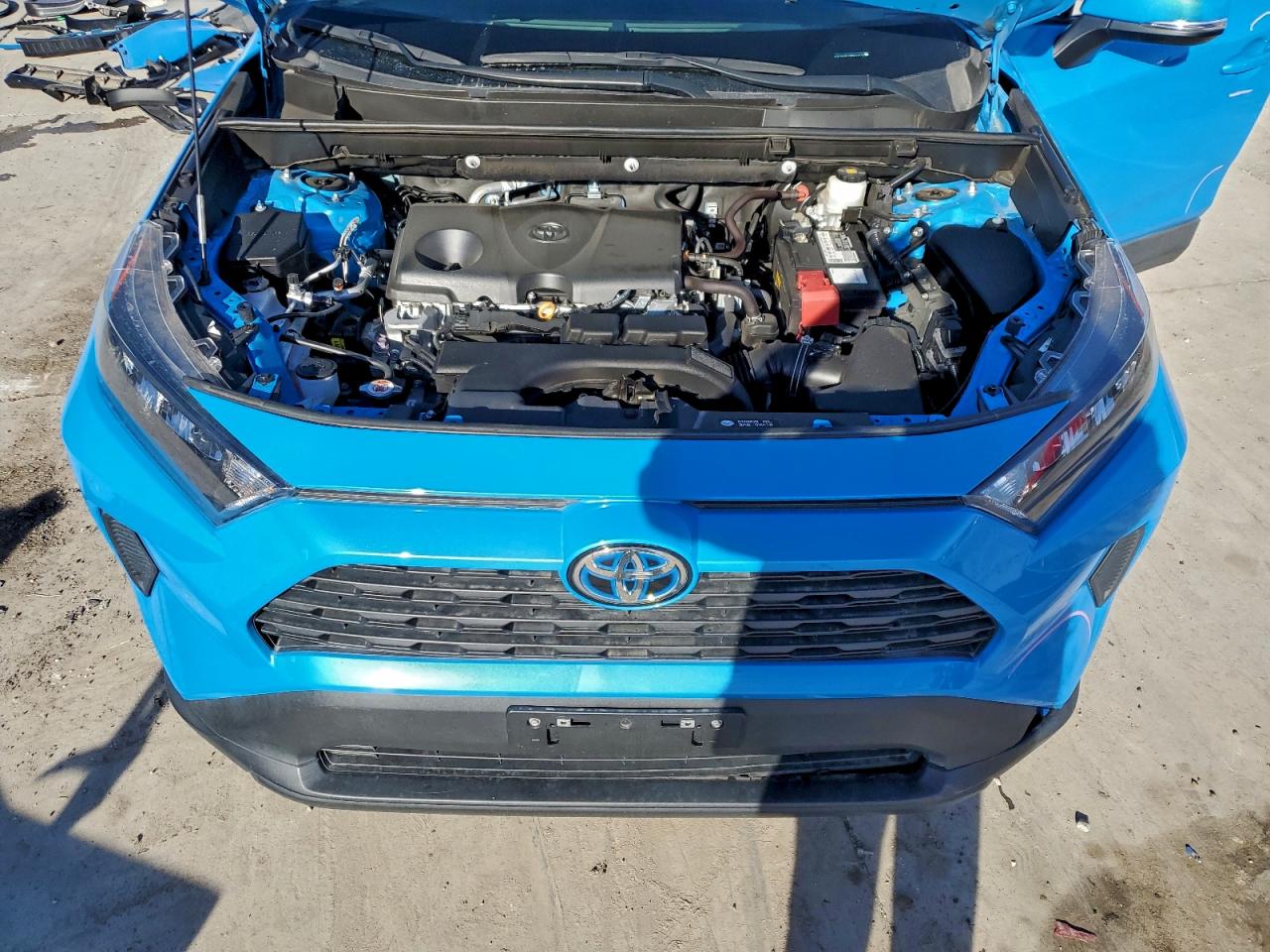 2021 TOYOTA RAV4 LE photo 11