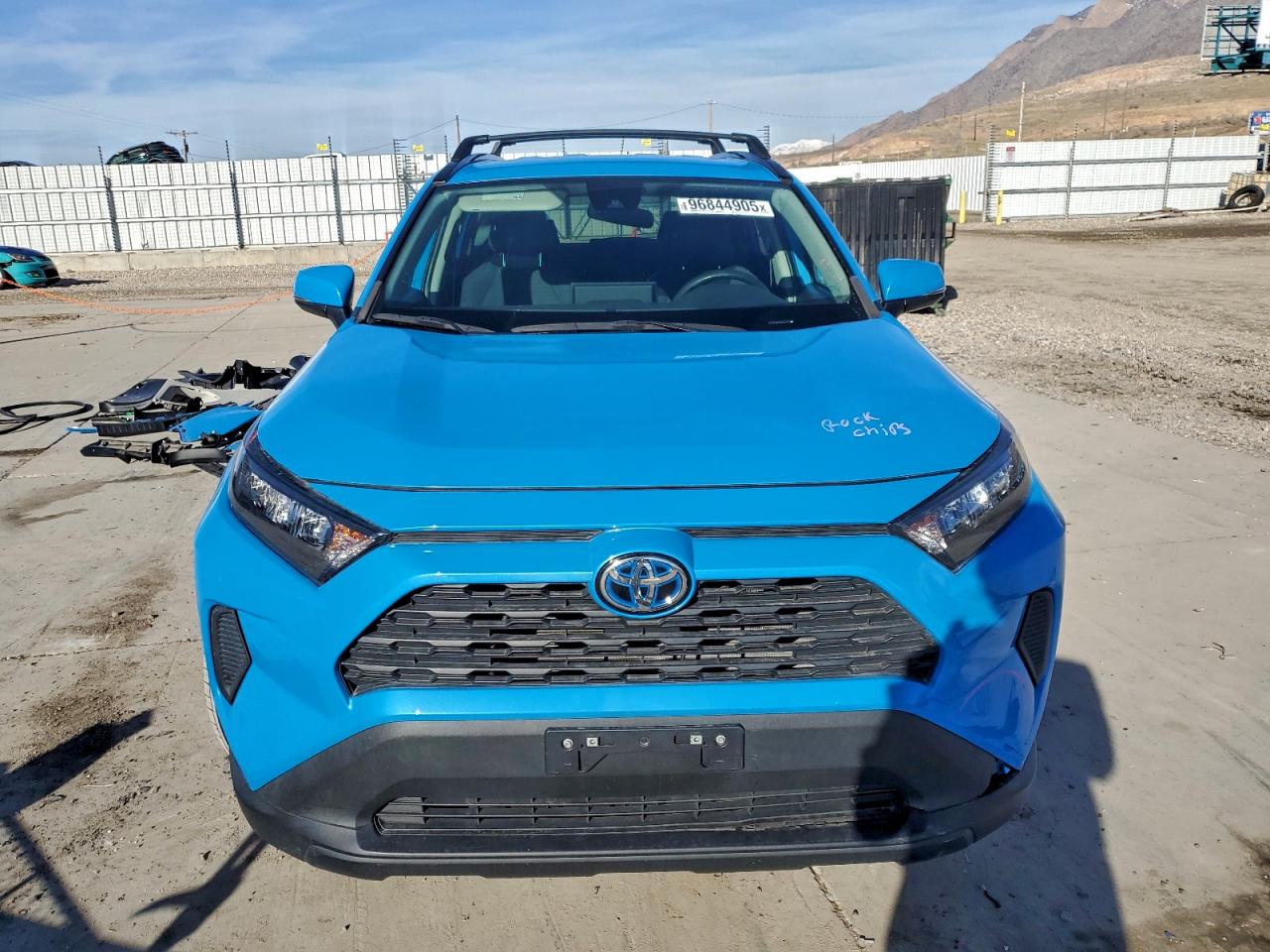 2021 TOYOTA RAV4 LE photo 5