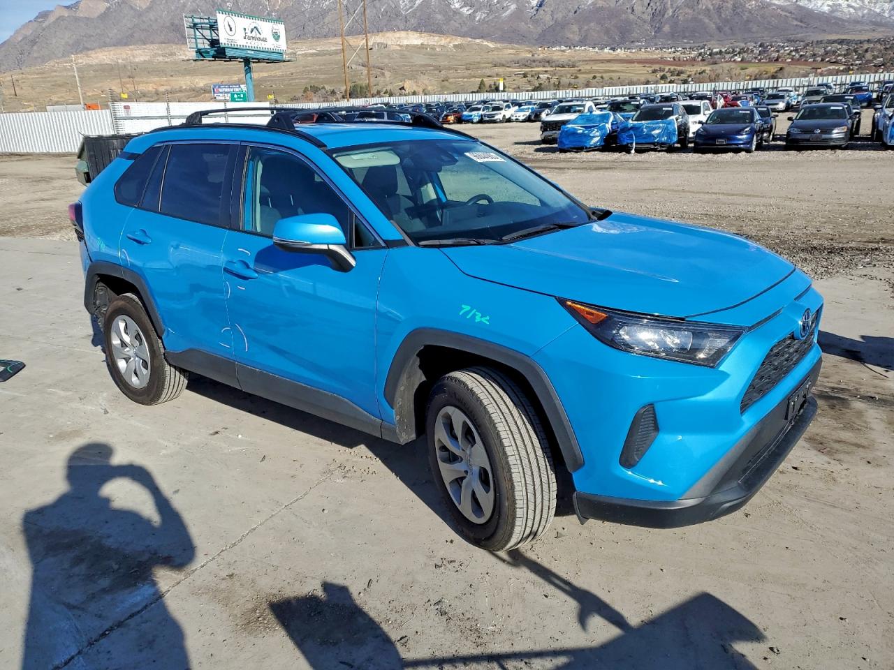 2021 TOYOTA RAV4 LE photo 4