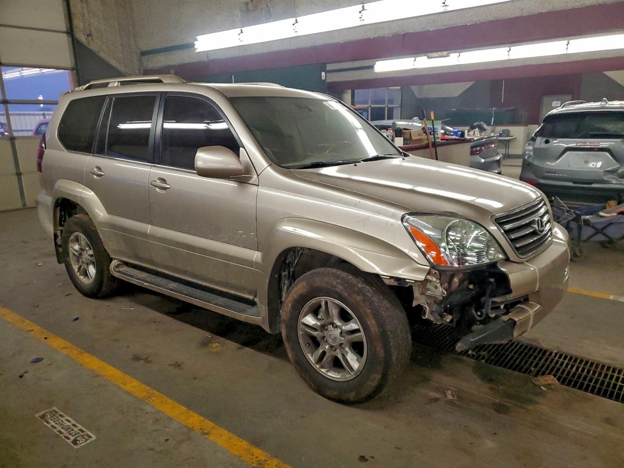 2004 LEXUS GX 470 photo 4
