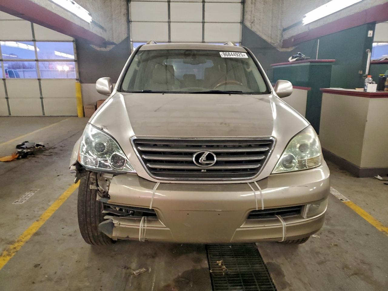 2004 LEXUS GX 470 photo 5