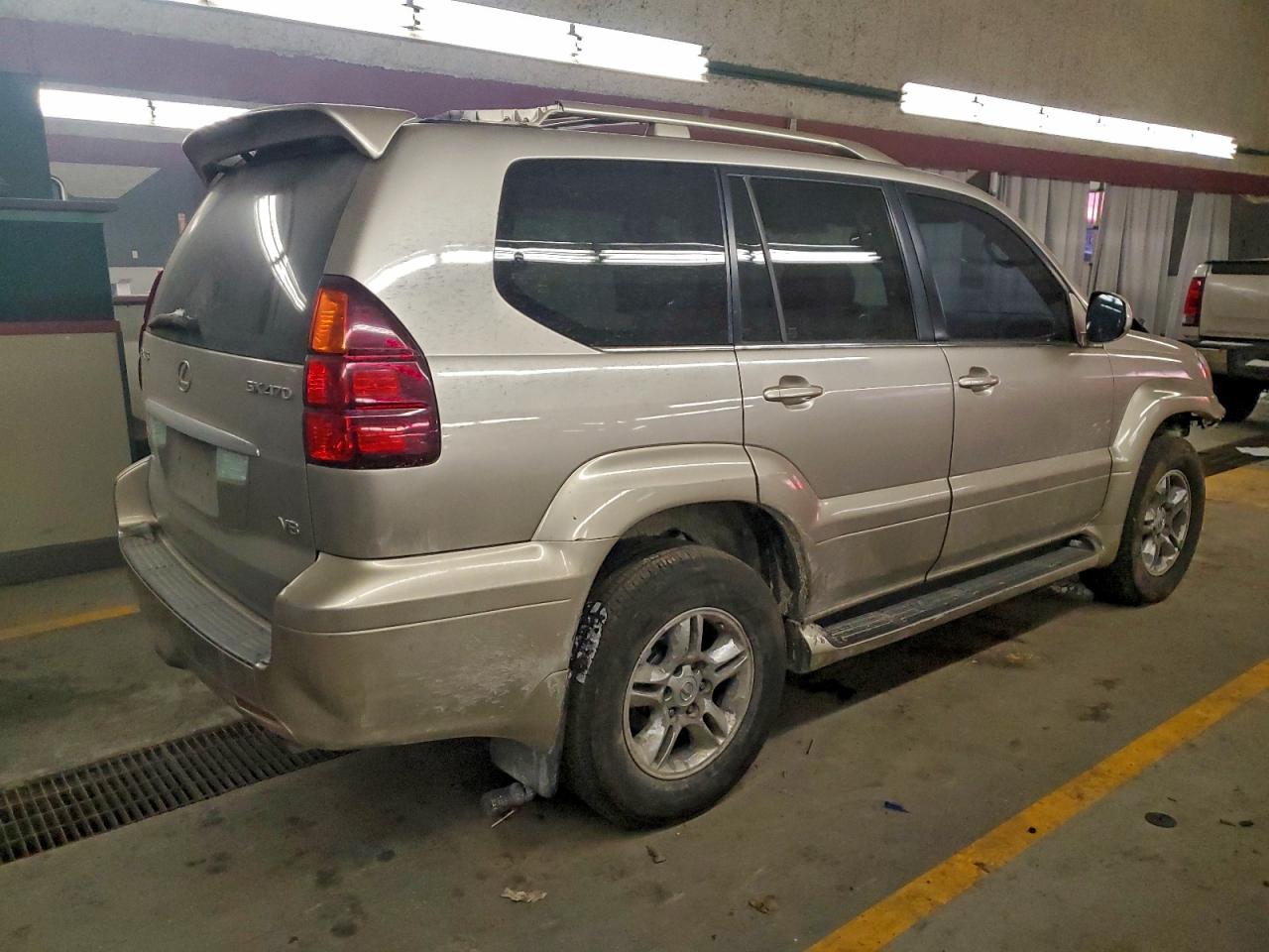 2004 LEXUS GX 470 photo 3