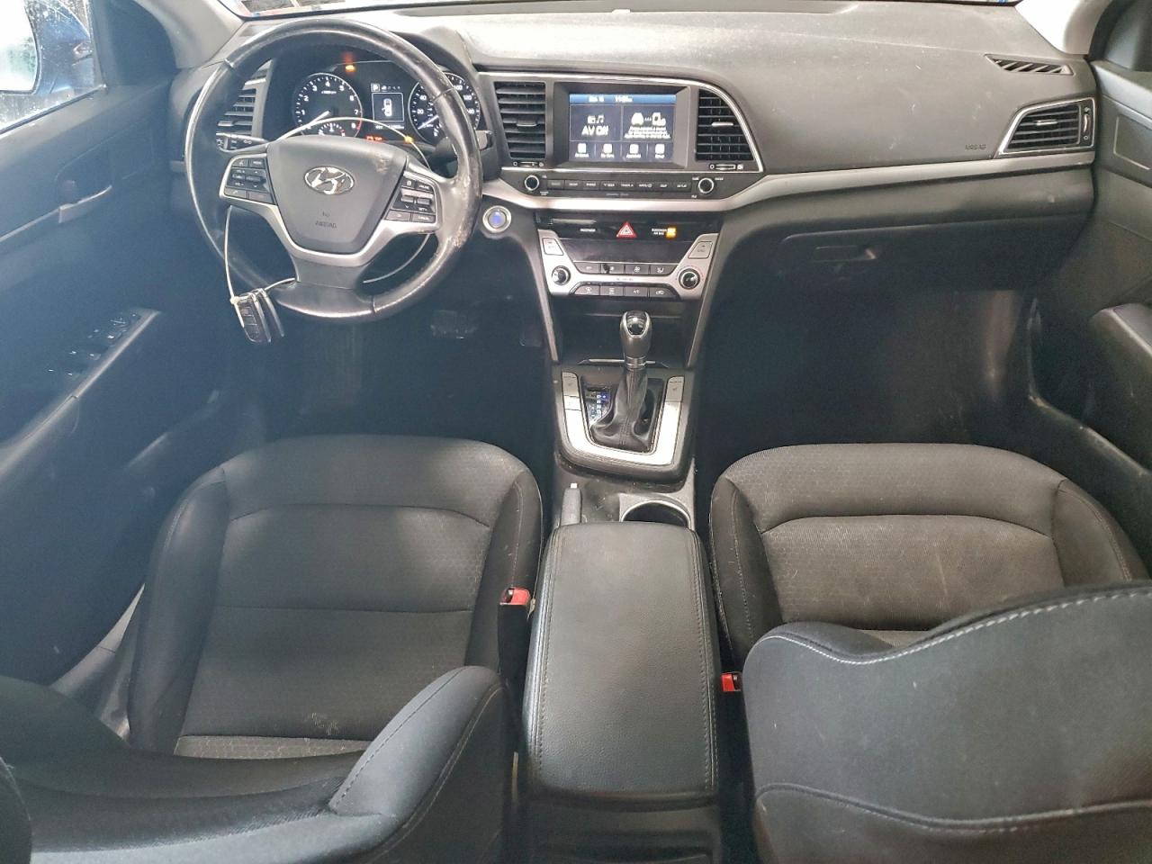 2017 HYUNDAI ELANTRA SE photo 8