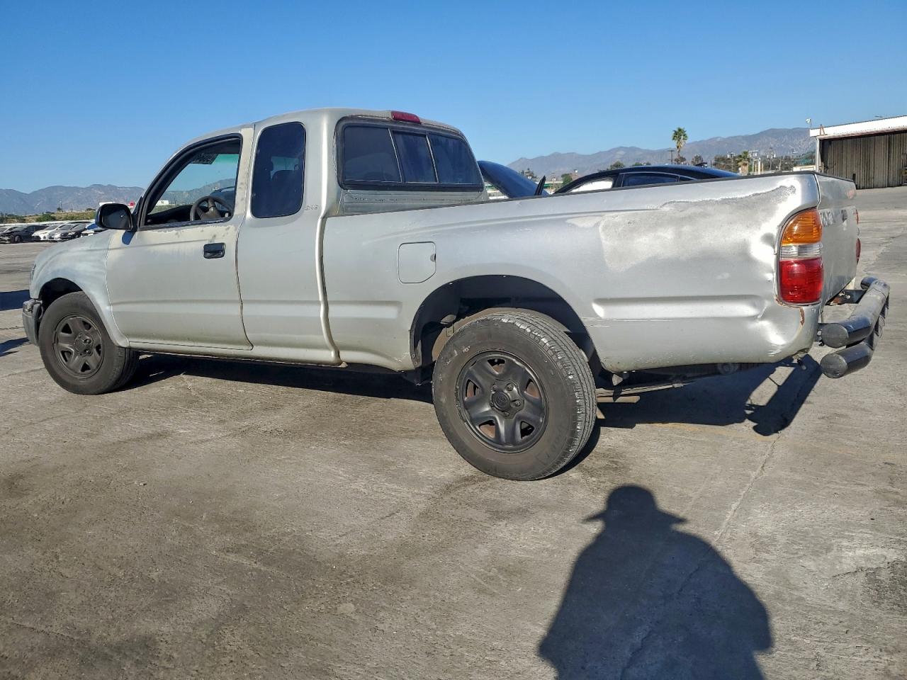 2001 TOYOTA TACOMA XTRACAB photo 2