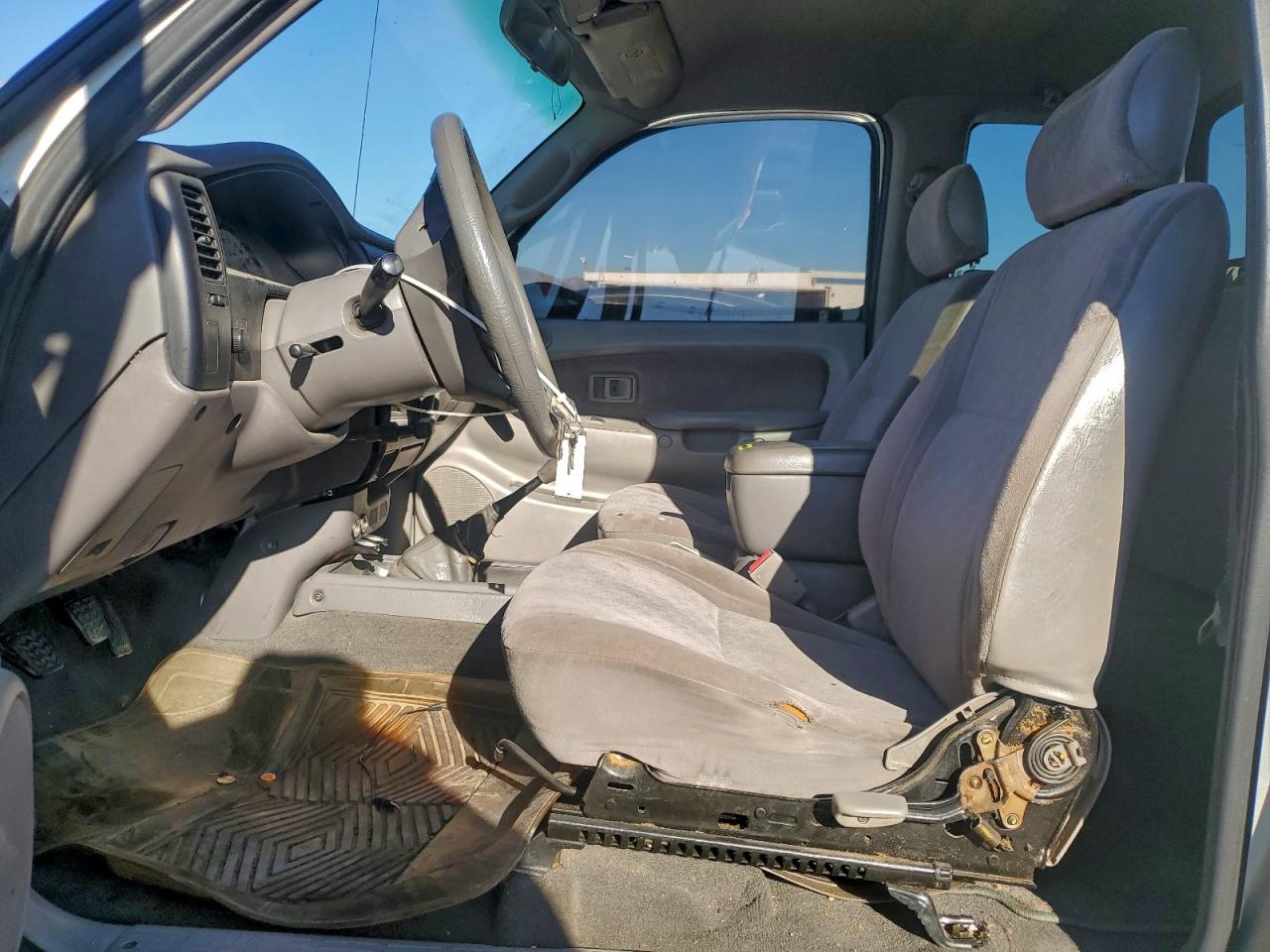 2001 TOYOTA TACOMA XTRACAB photo 7