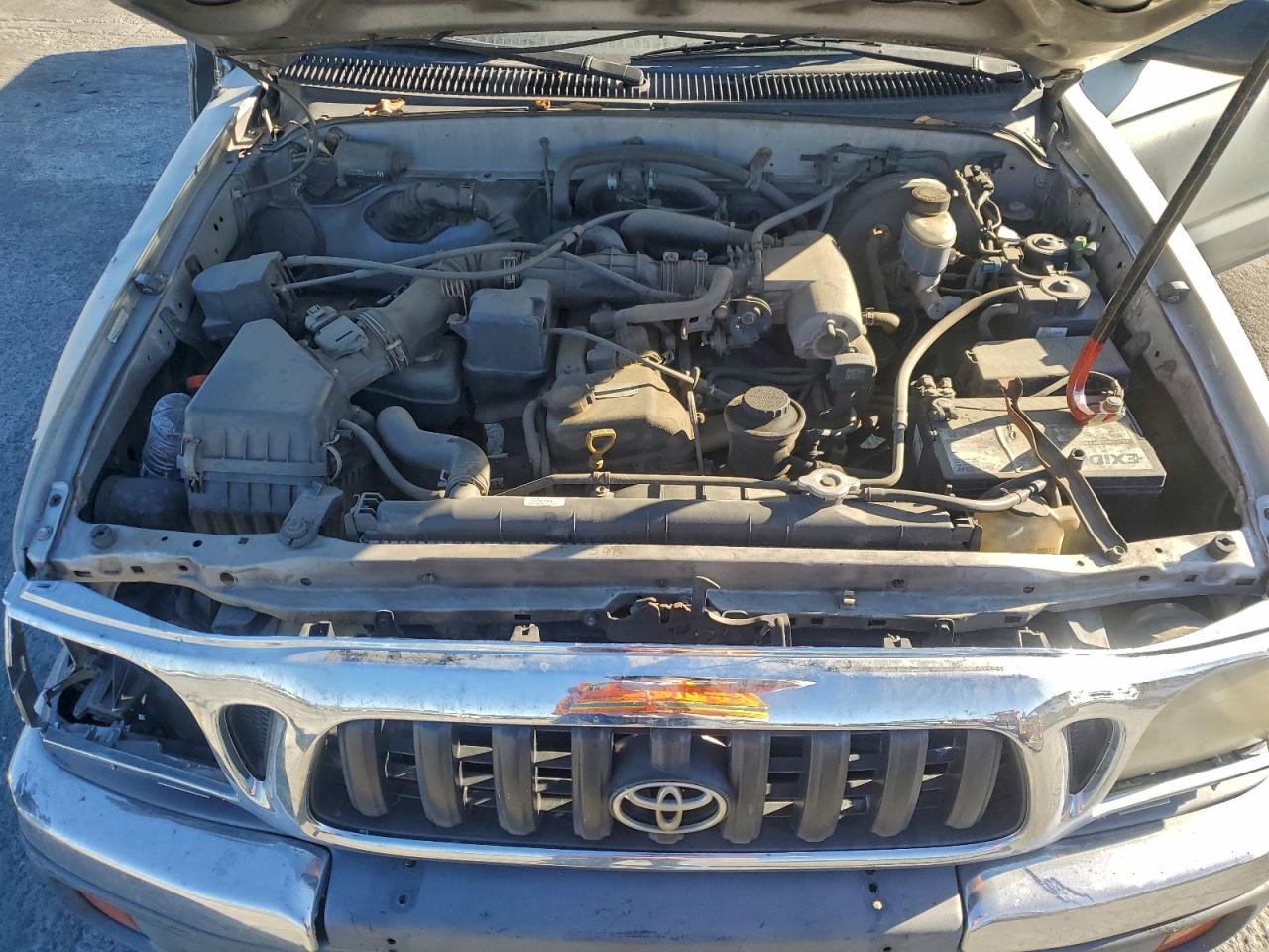 2001 TOYOTA TACOMA XTRACAB photo 11
