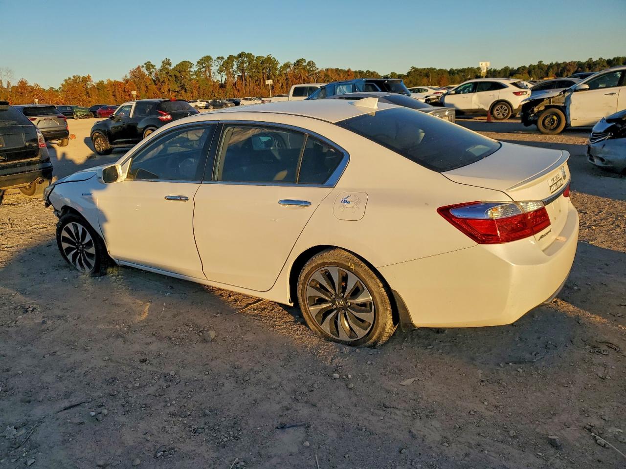 2015 HONDA ACCORD TOURING HYBRID photo 2
