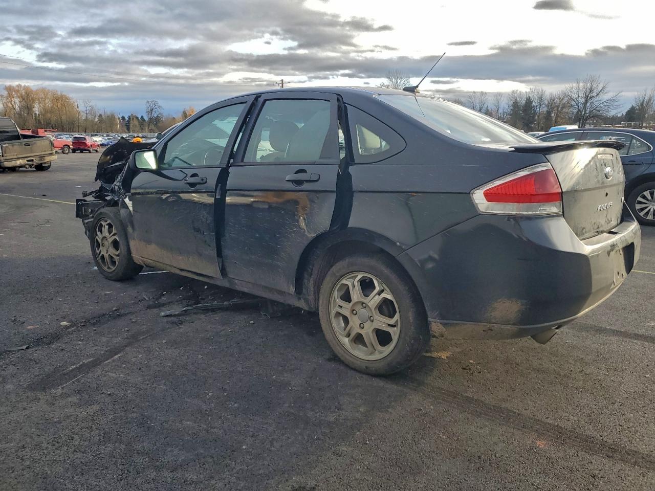 2008 FORD FOCUS SE photo 2