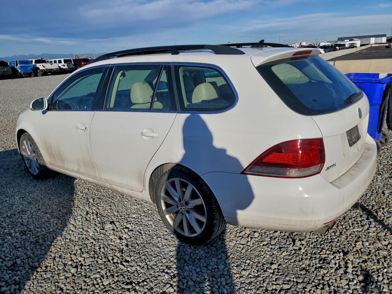 2011 VOLKSWAGEN JETTA S photo 2