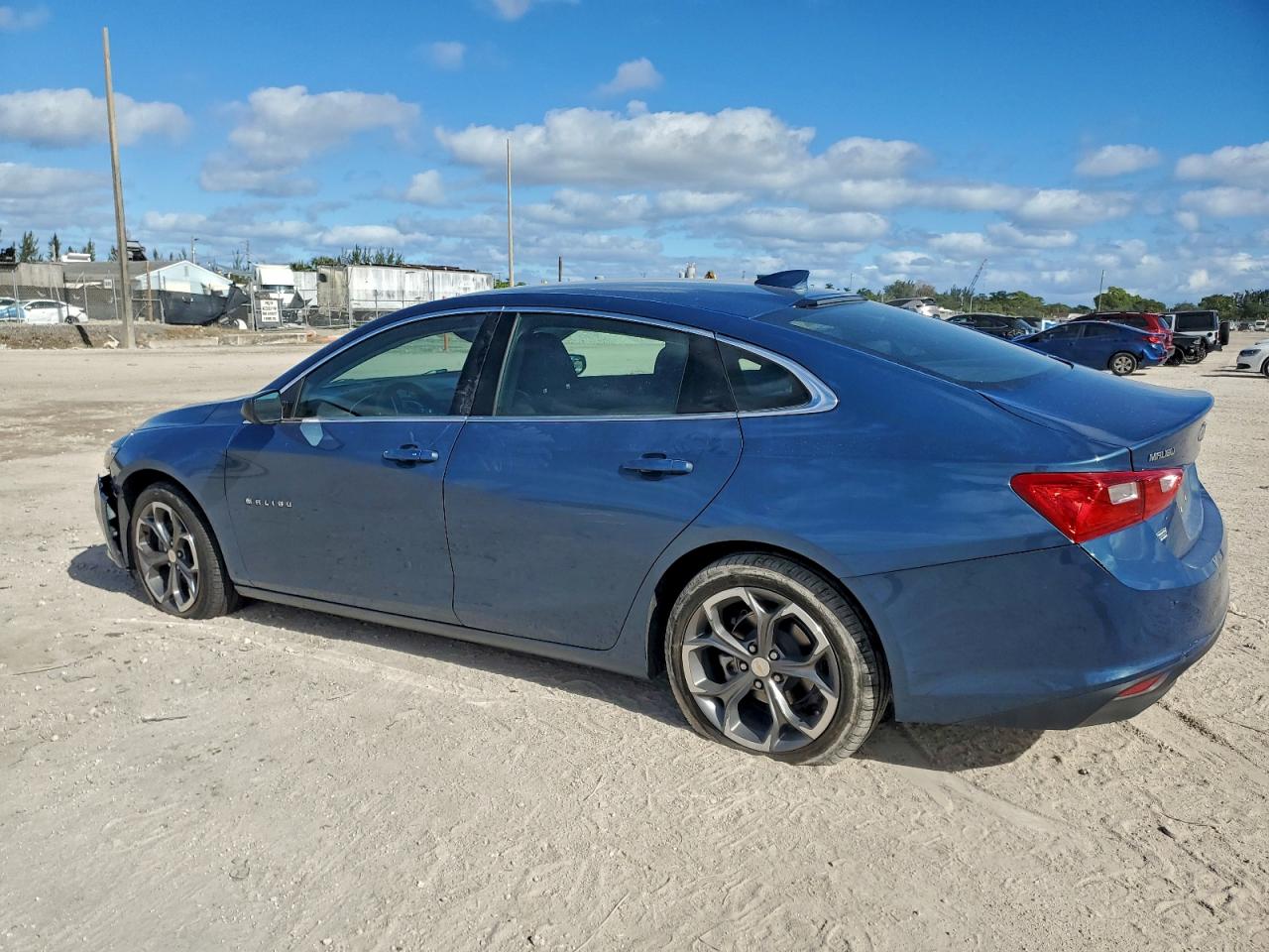 2024 CHEVROLET MALIBU LT photo 2