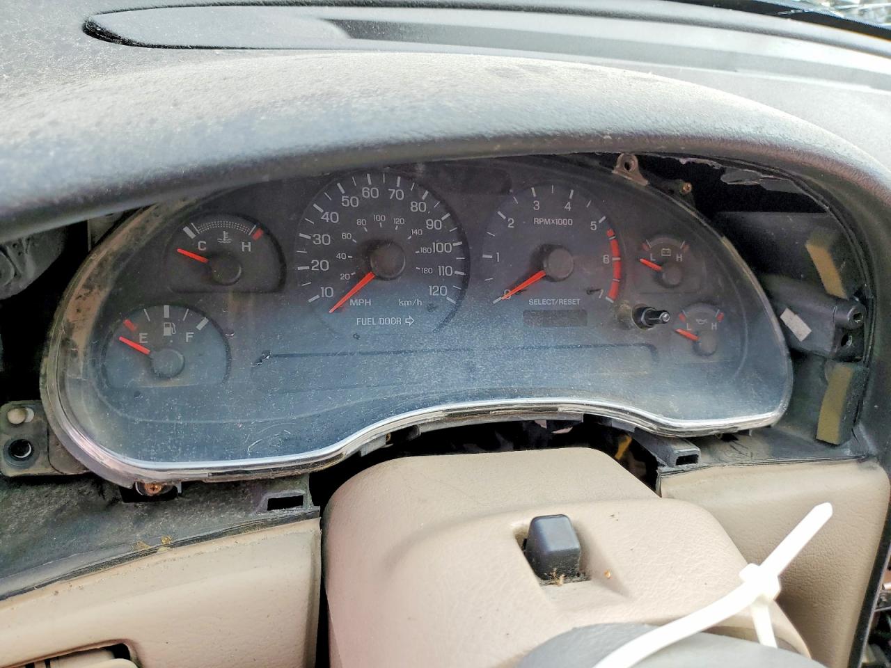 2004 FORD MUSTANG photo 9