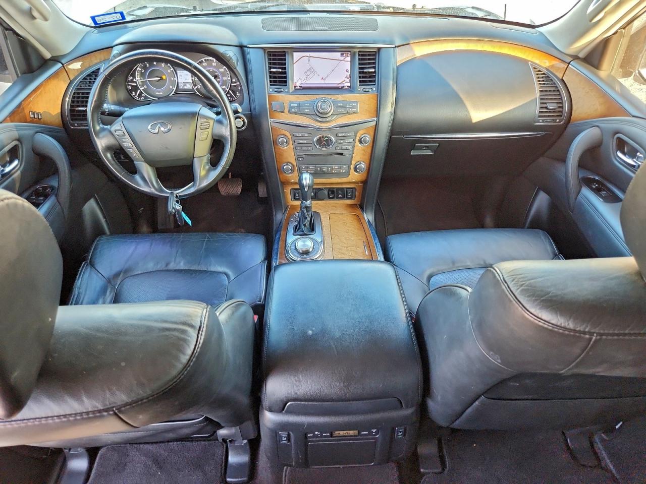 2012 INFINITI QX56 photo 8