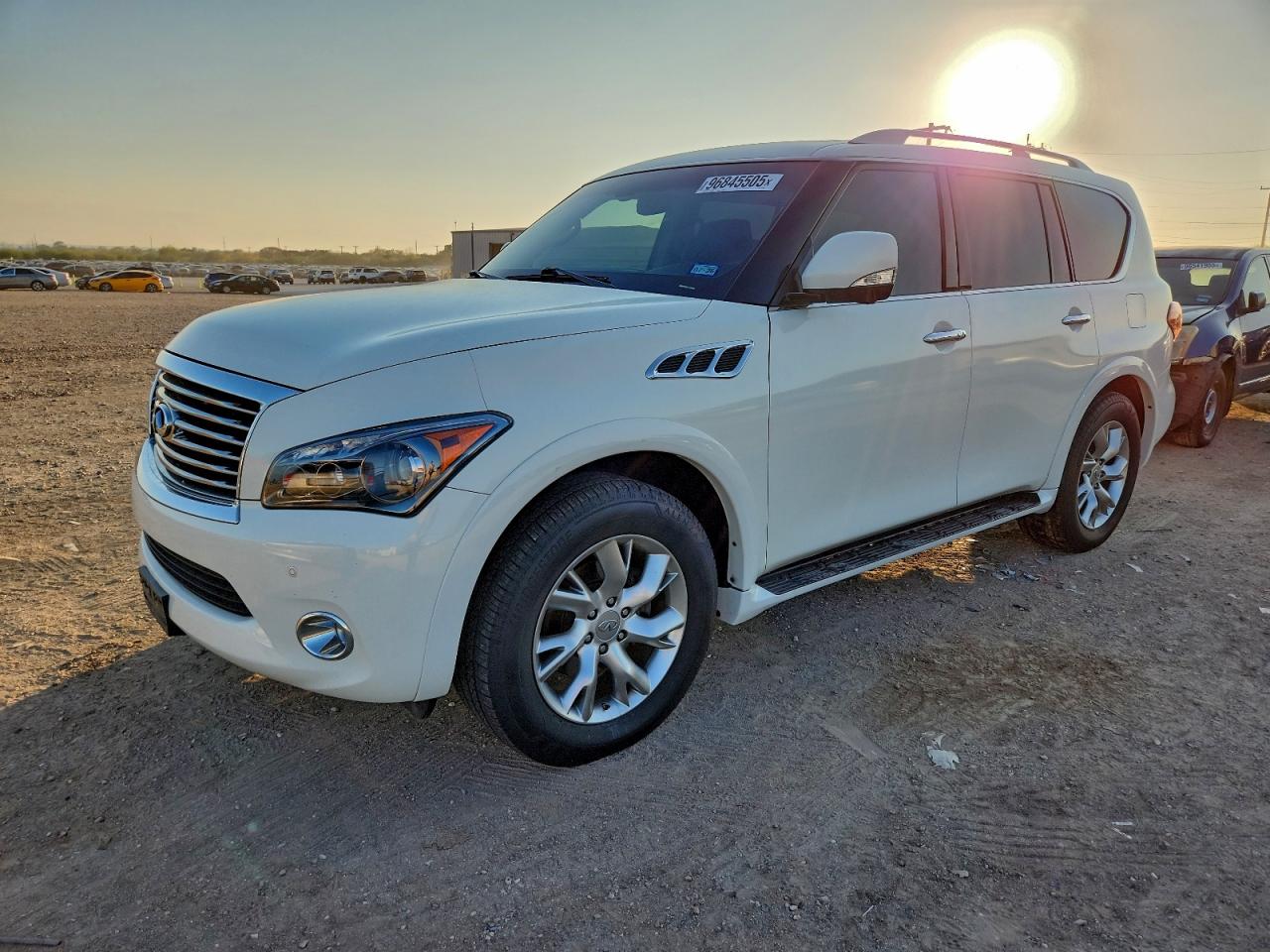 2012 INFINITI QX56 — MINOR DENT/SCRATCHES damage — photo 1