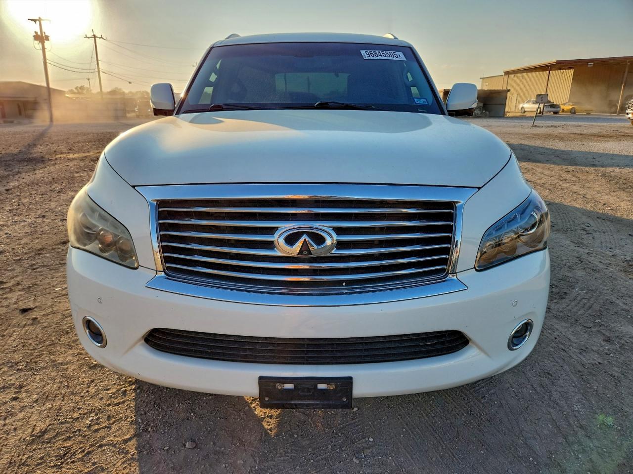 2012 INFINITI QX56 photo 5