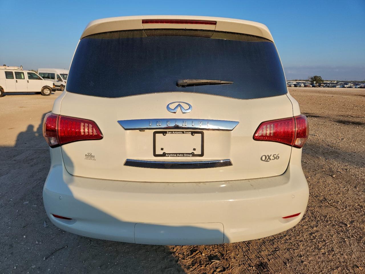 2012 INFINITI QX56 photo 6