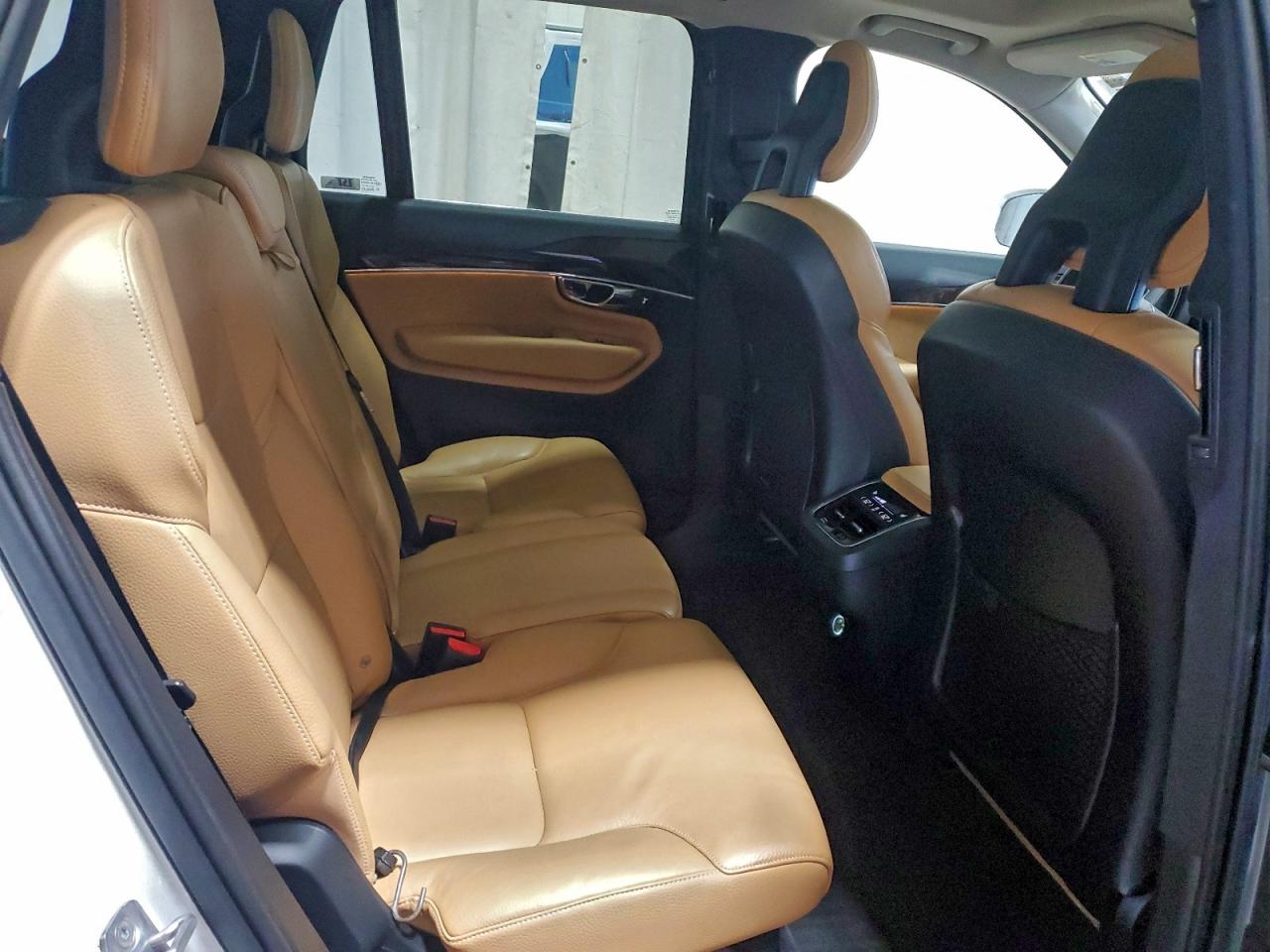 2016 VOLVO XC90 T6 photo 11