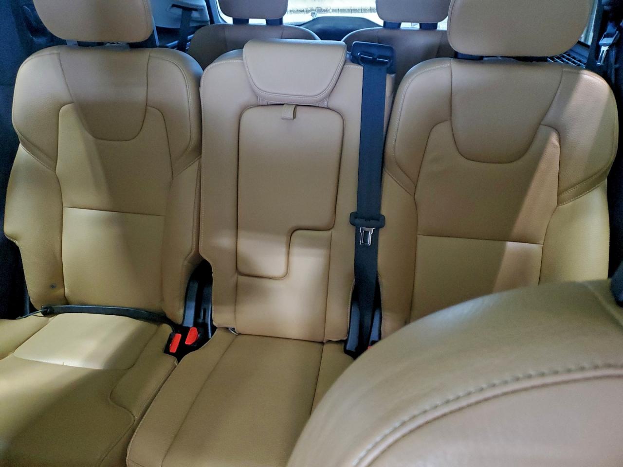2016 VOLVO XC90 T6 photo 10