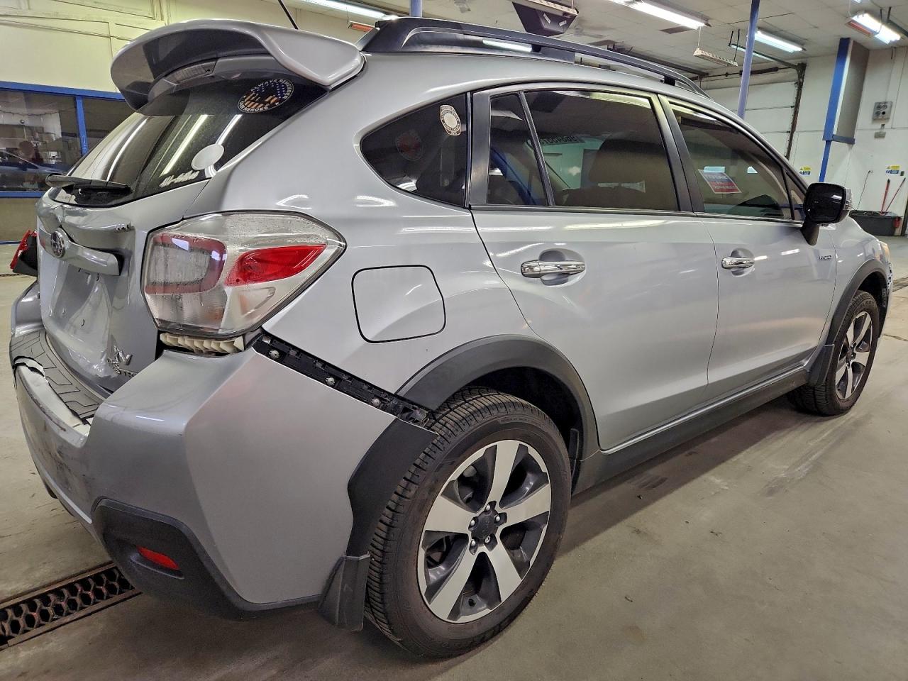 2014 SUBARU XV CROSSTREK 2.0I HYBRID TOURING photo 3