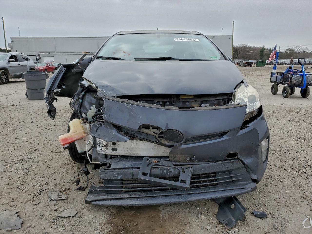 2013 TOYOTA PRIUS photo 5