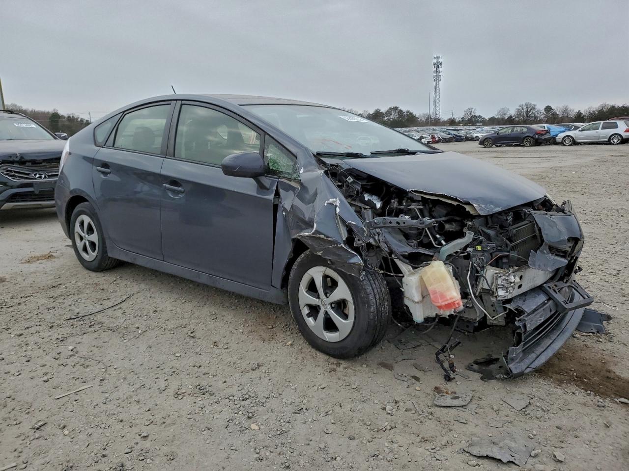 2013 TOYOTA PRIUS photo 4