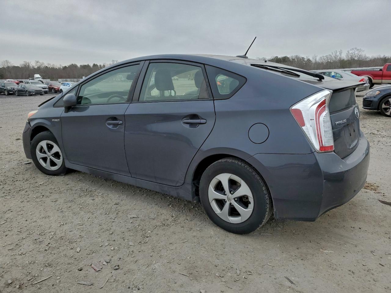 2013 TOYOTA PRIUS photo 2