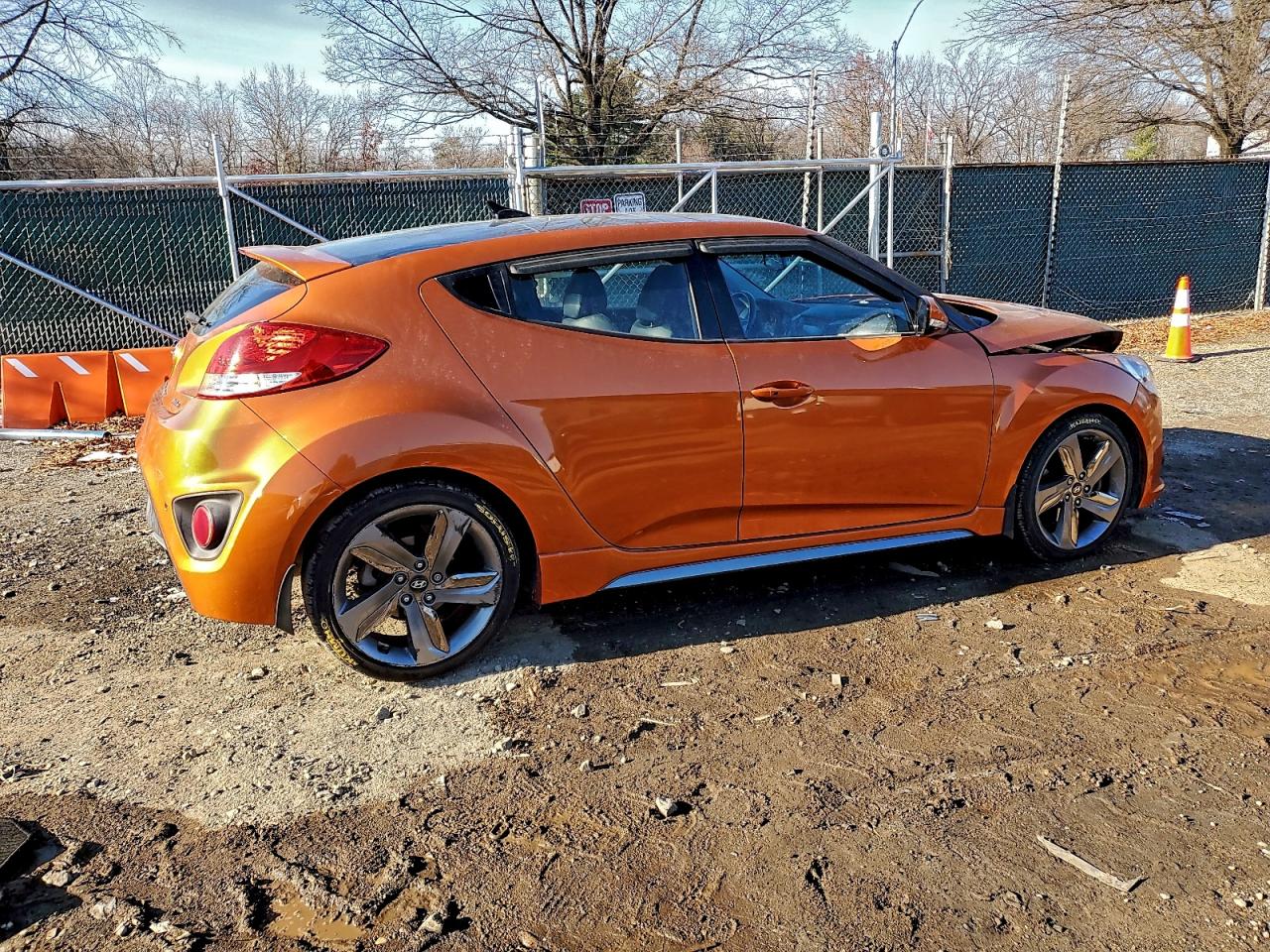 2015 HYUNDAI VELOSTER TURBO photo 3