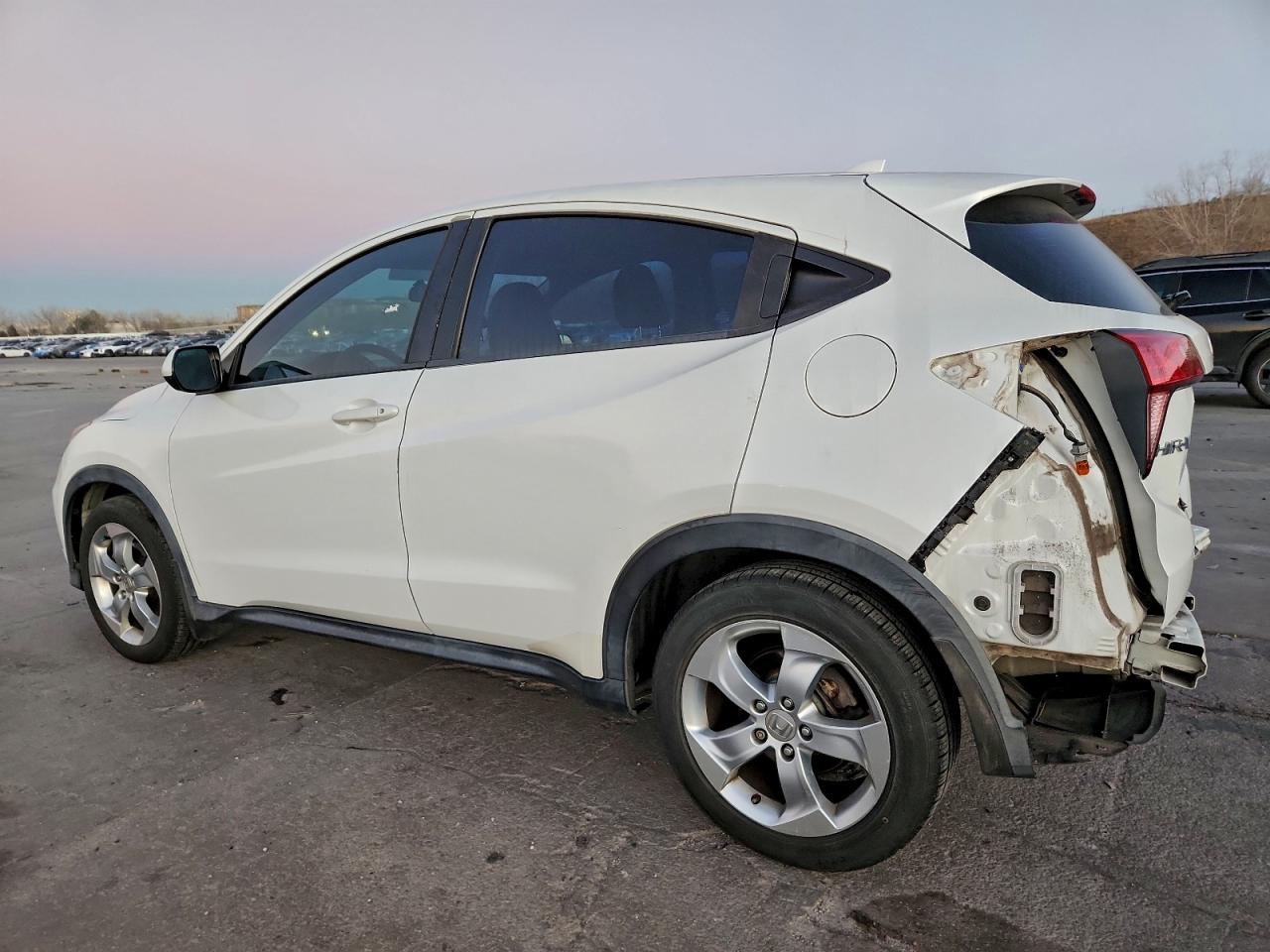 2016 HONDA HR-V LX photo 3