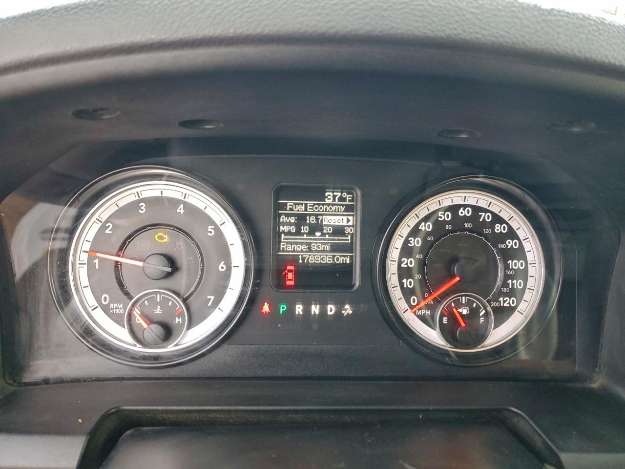 2014 RAM 1500 ST photo 9