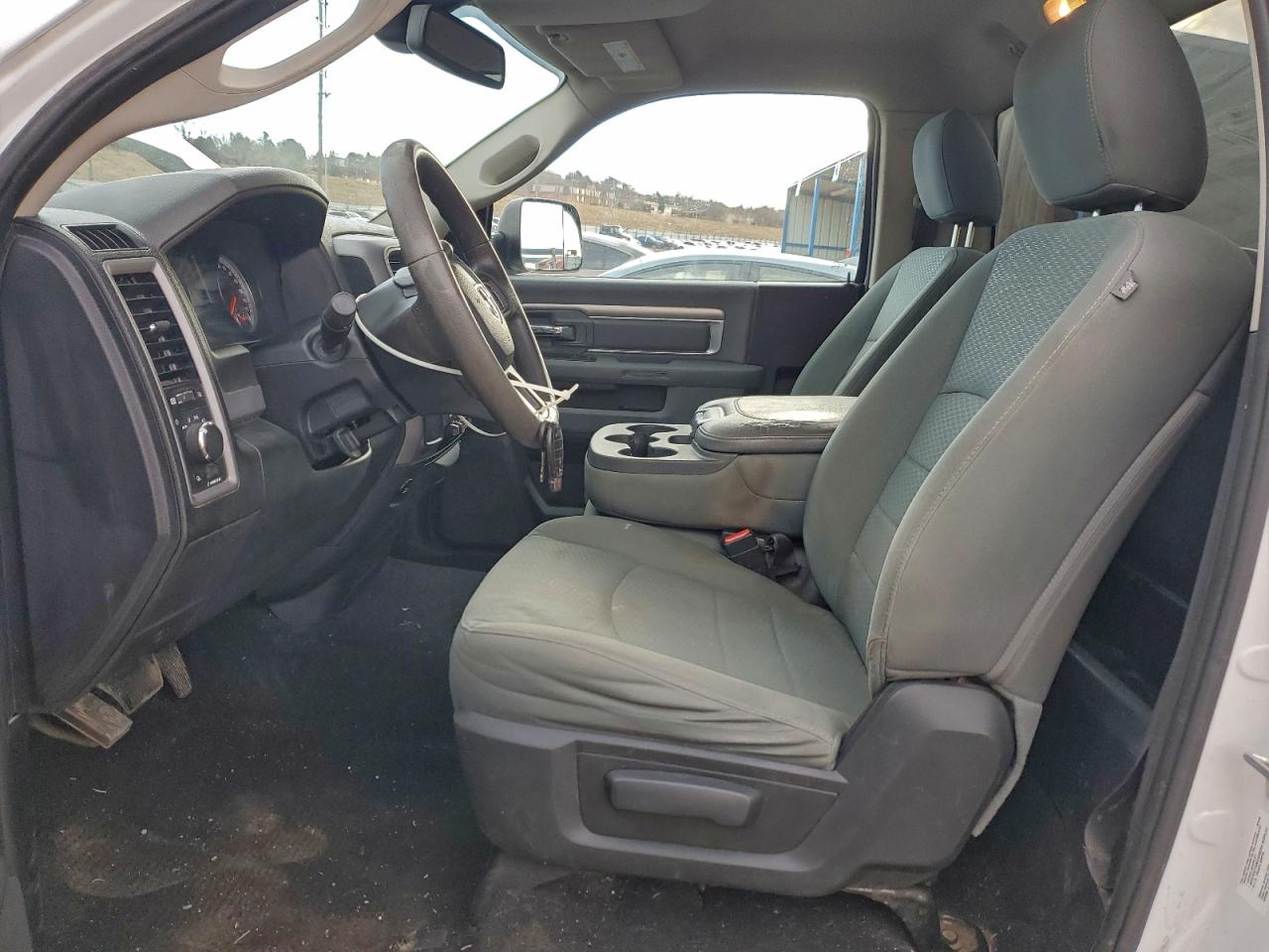 2014 RAM 1500 ST photo 7