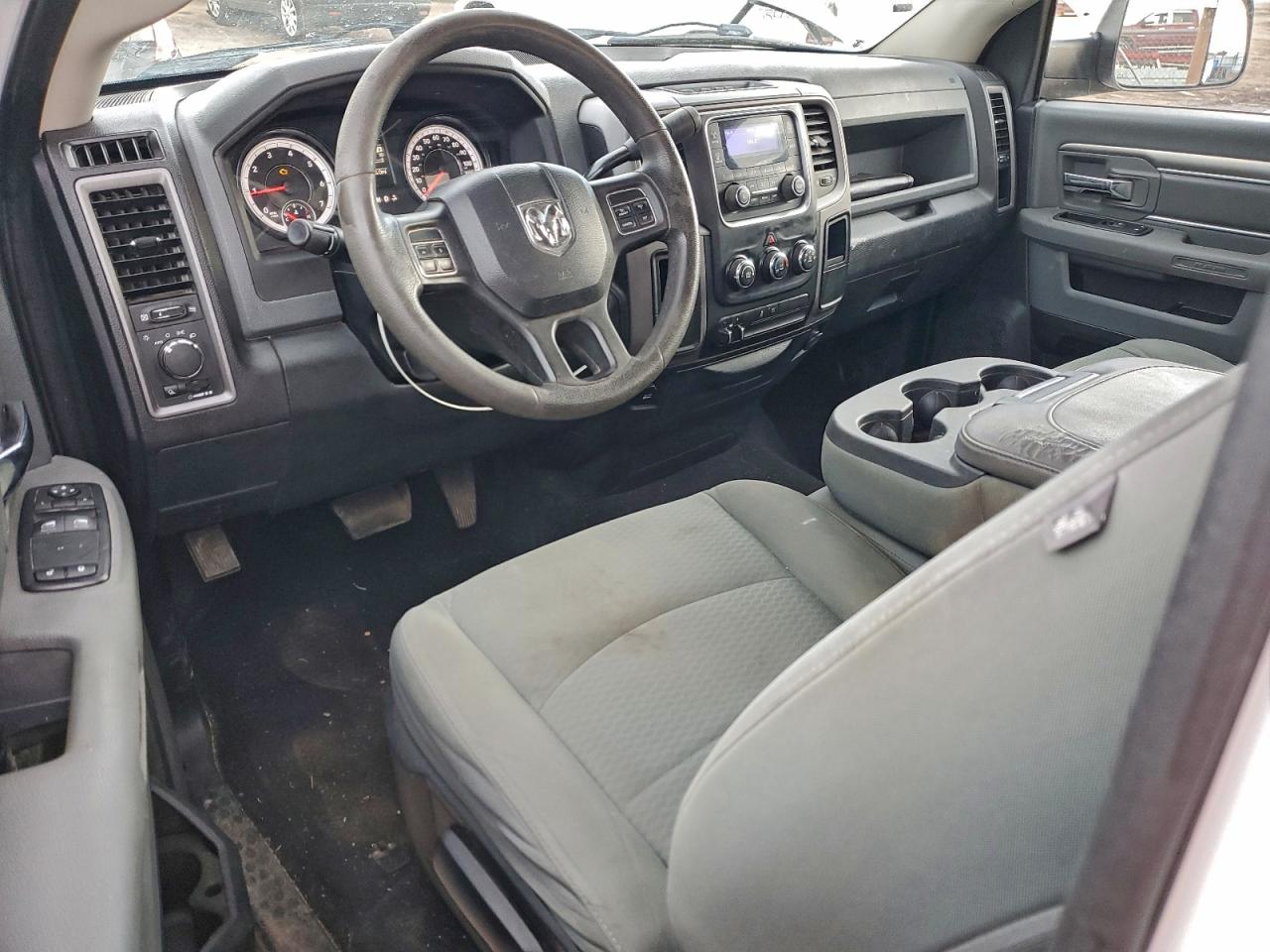 2014 RAM 1500 ST photo 8