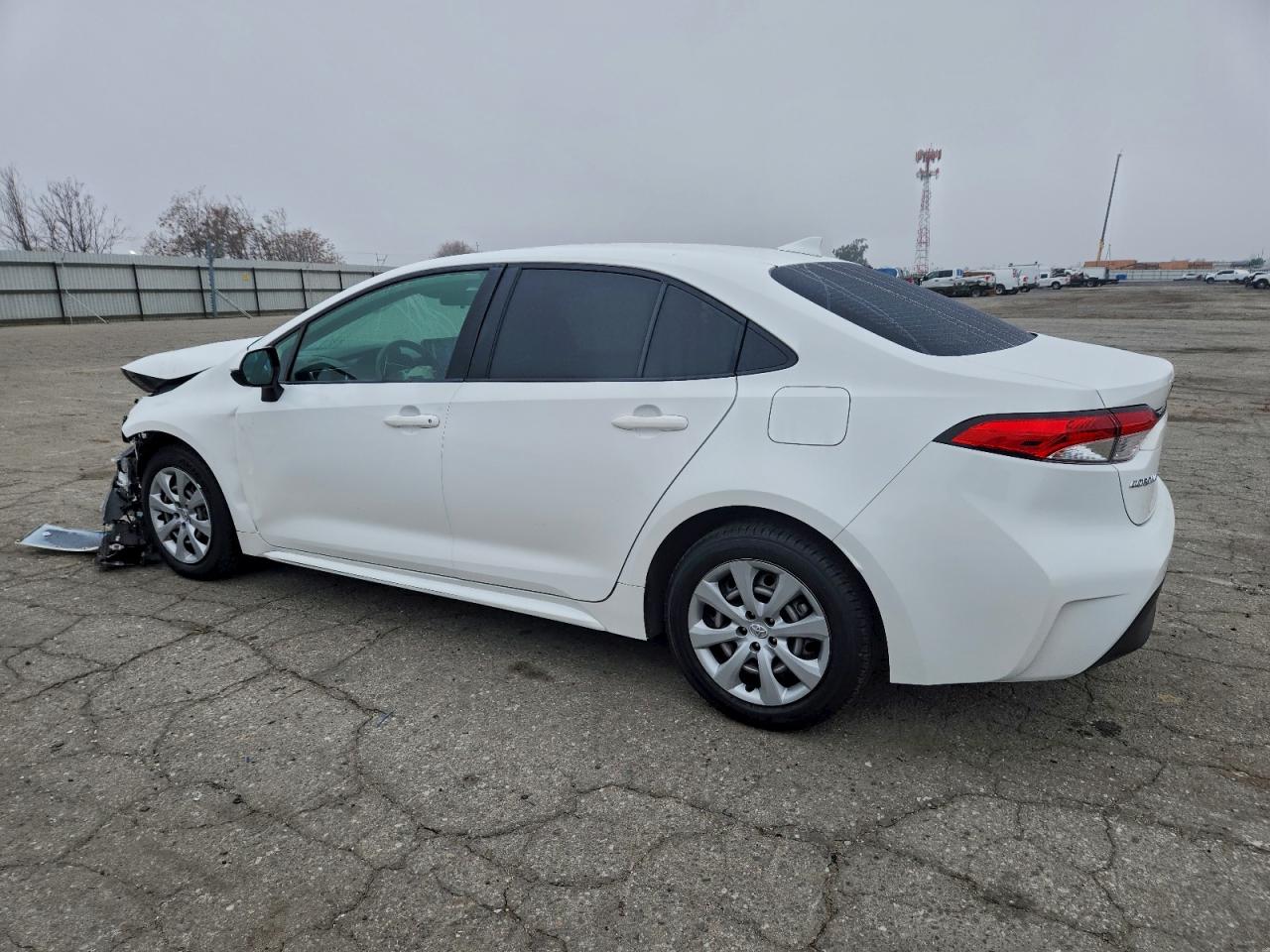 2024 TOYOTA COROLLA LE photo 2
