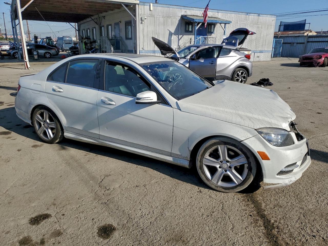 2011 MERCEDES-BENZ C 300 photo 4