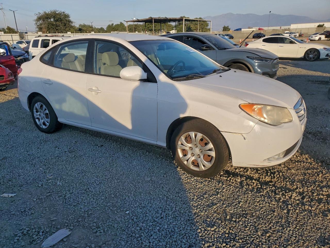 2010 HYUNDAI ELANTRA BLUE photo 4
