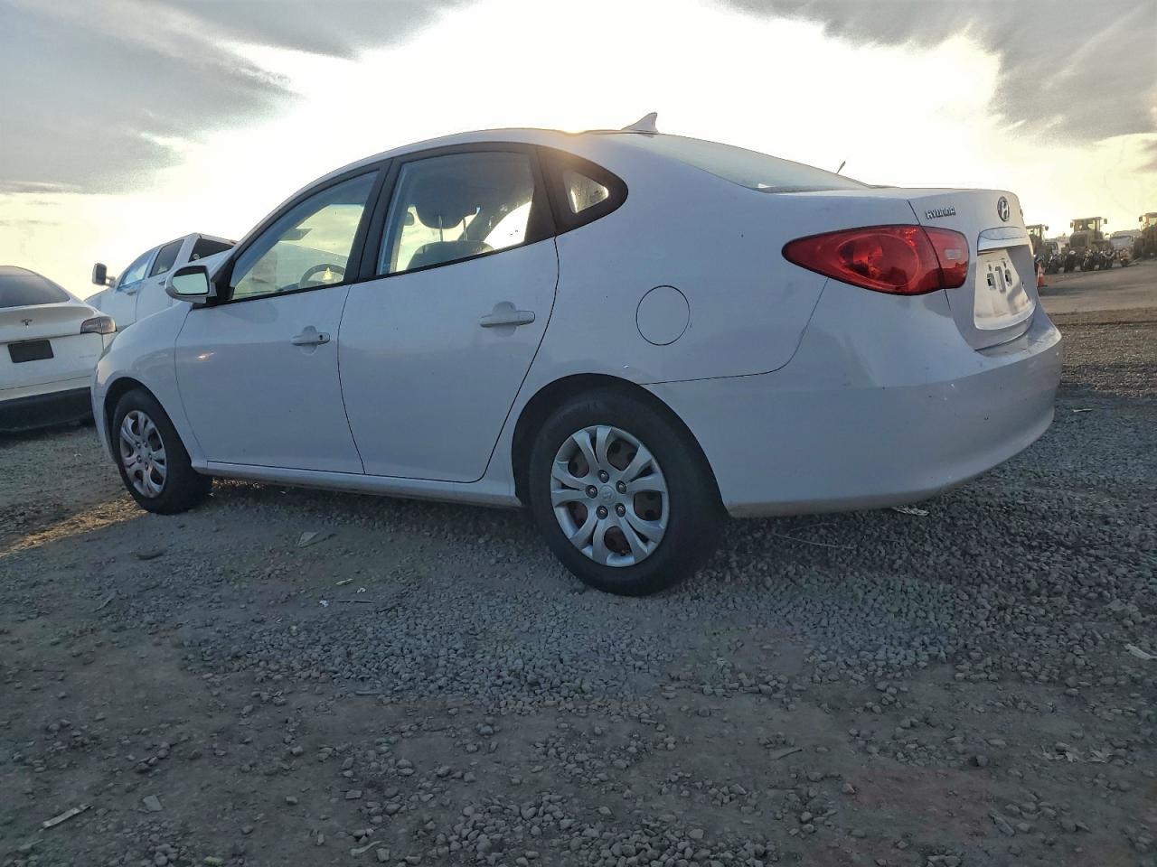 2010 HYUNDAI ELANTRA BLUE photo 2