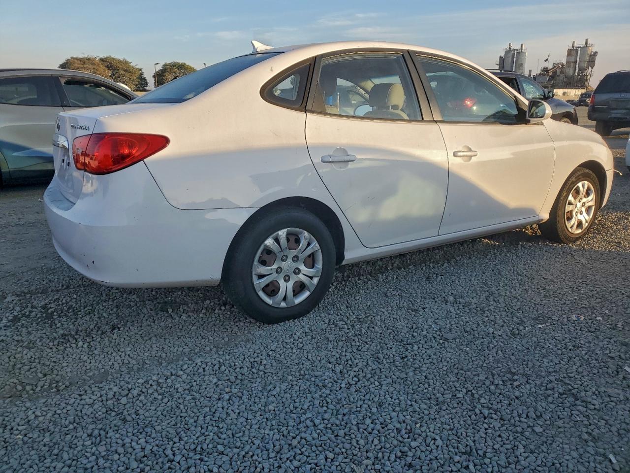 2010 HYUNDAI ELANTRA BLUE photo 3