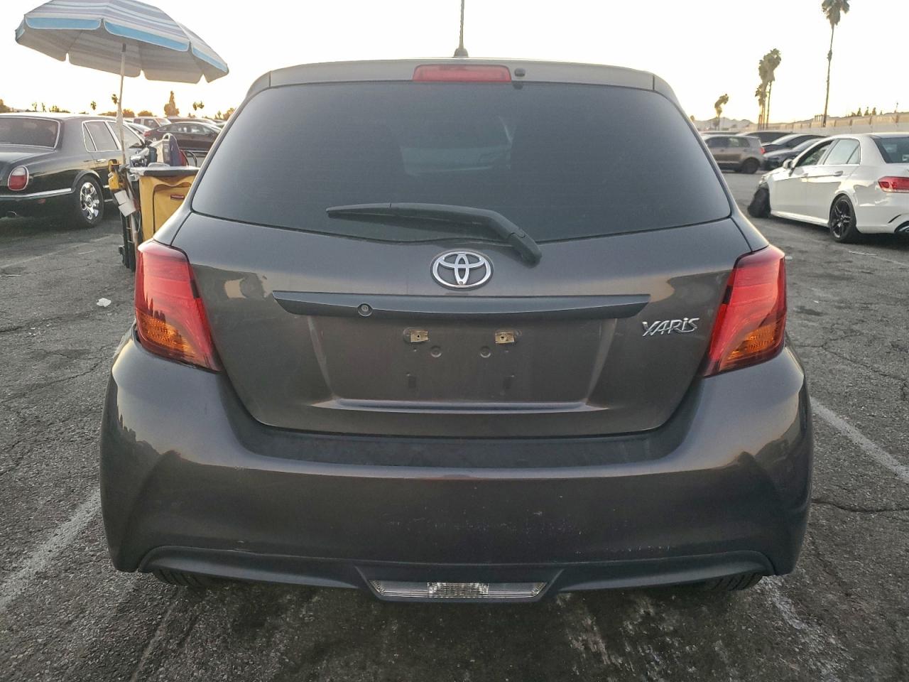 2016 TOYOTA YARIS L photo 6