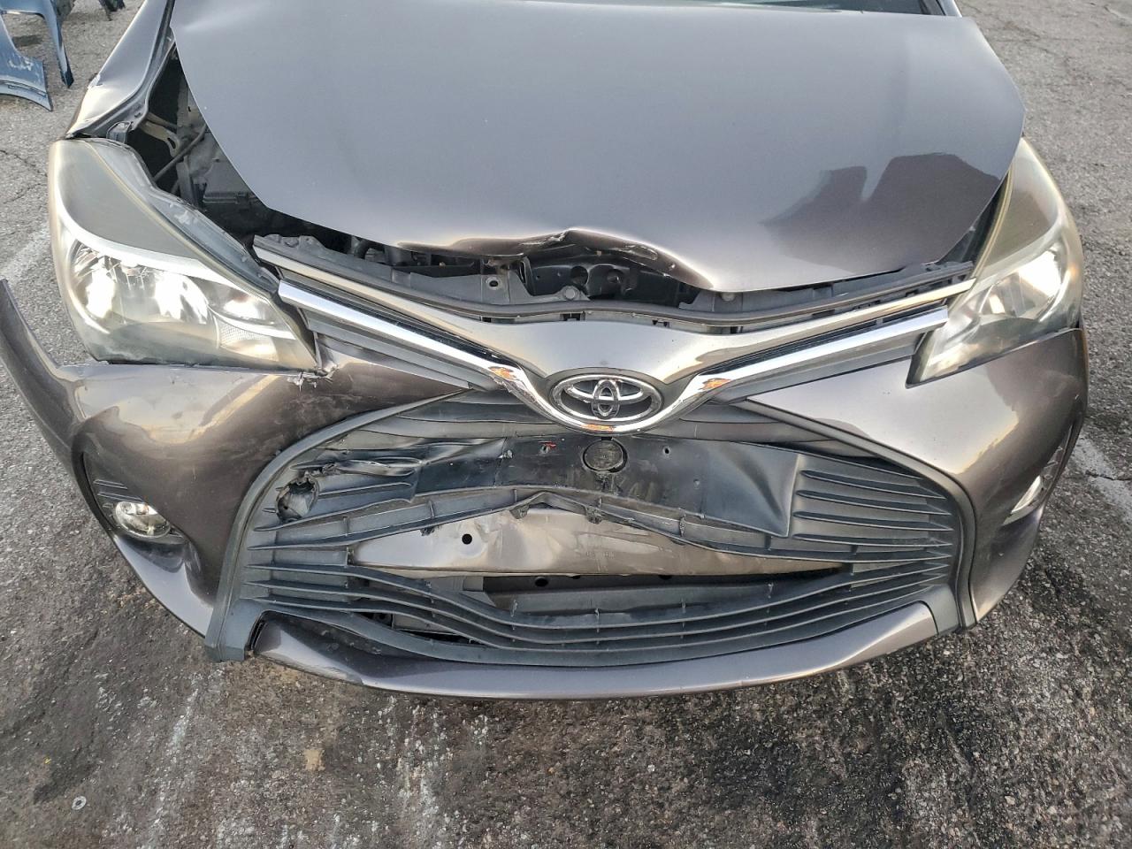 2016 TOYOTA YARIS L photo 11