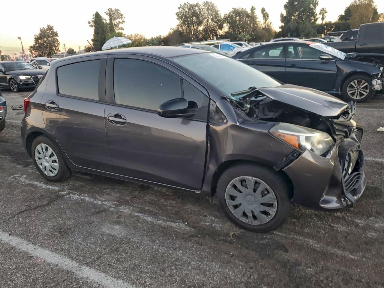2016 TOYOTA YARIS L photo 4
