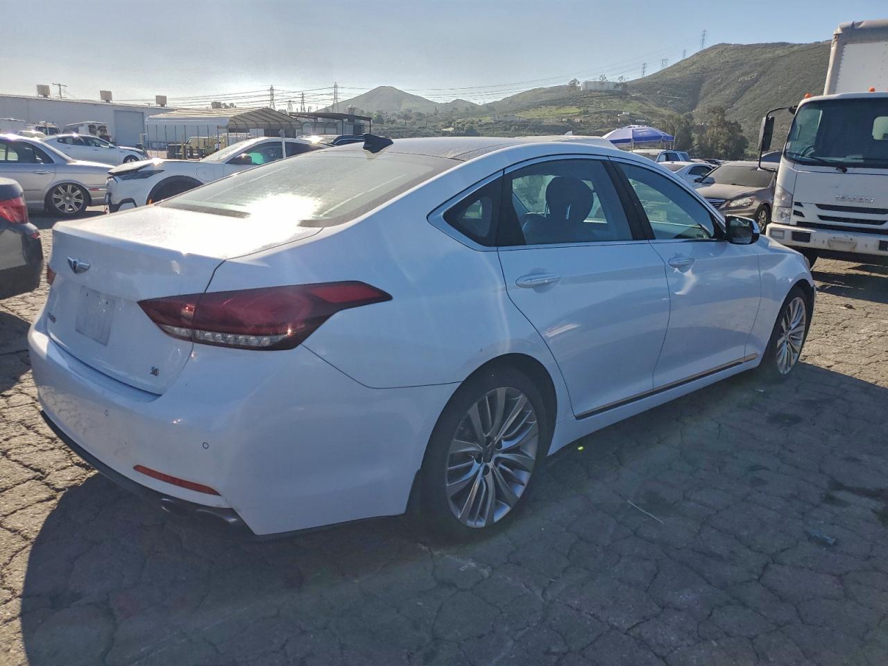 2015 HYUNDAI GENESIS 5.0L photo 3