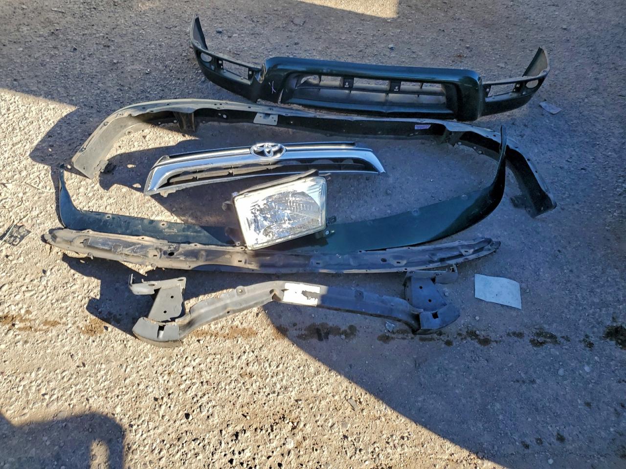 2001 TOYOTA 4RUNNER SR5 photo 13
