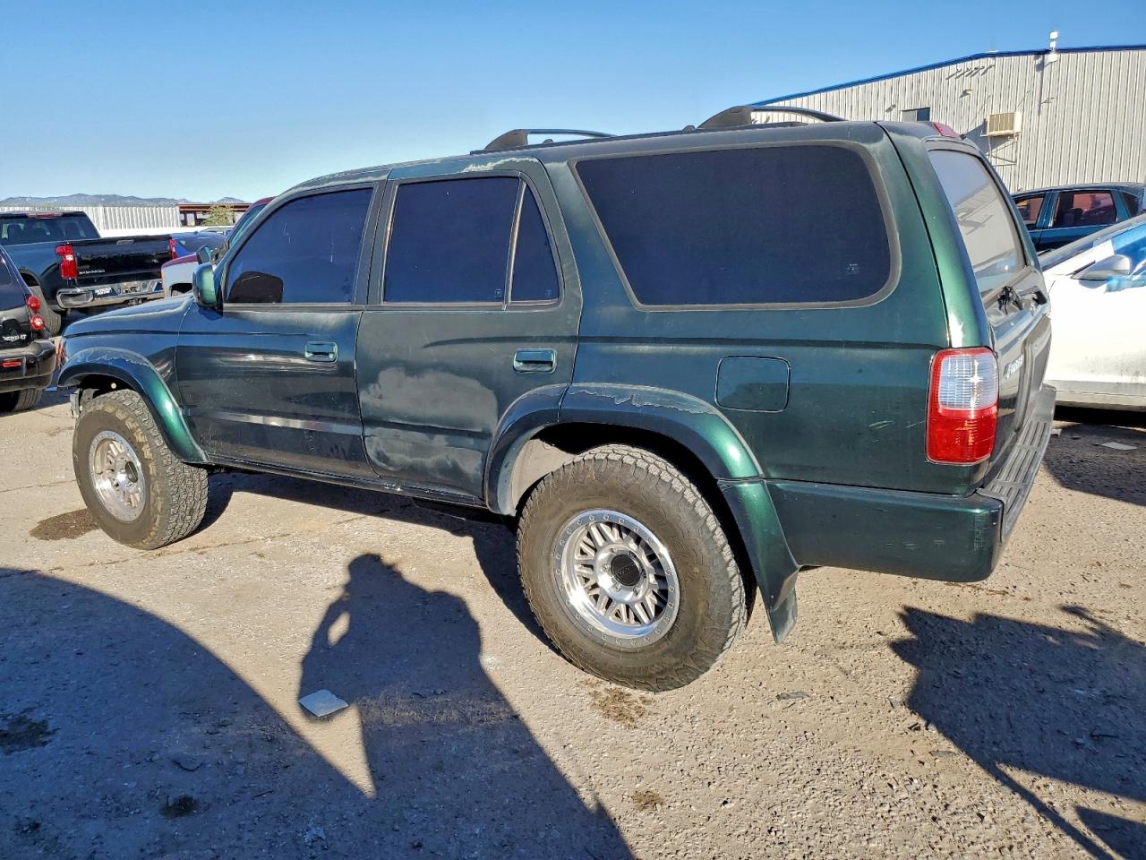 2001 TOYOTA 4RUNNER SR5 photo 2