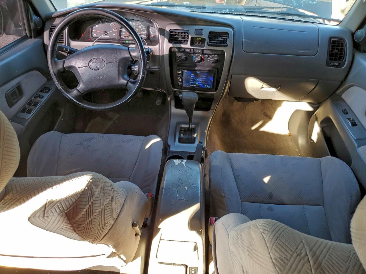 2001 TOYOTA 4RUNNER SR5 photo 8