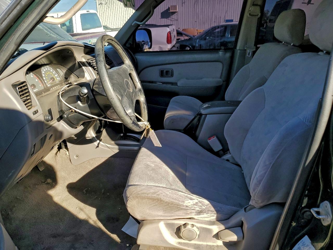 2001 TOYOTA 4RUNNER SR5 photo 7
