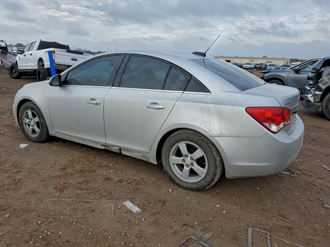 2016 CHEVROLET CRUZE LIMITED LT photo 2
