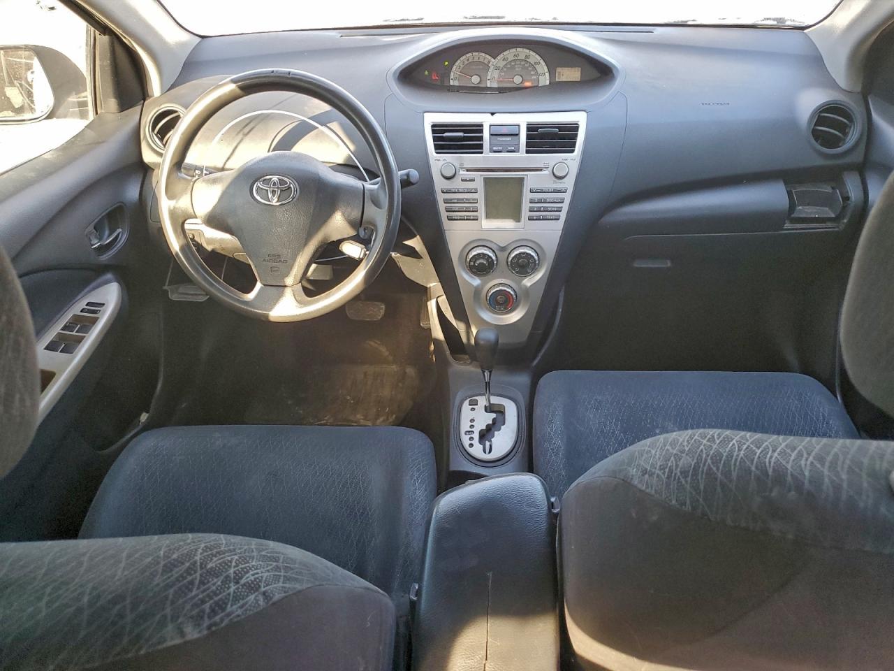 2007 TOYOTA YARIS photo 8
