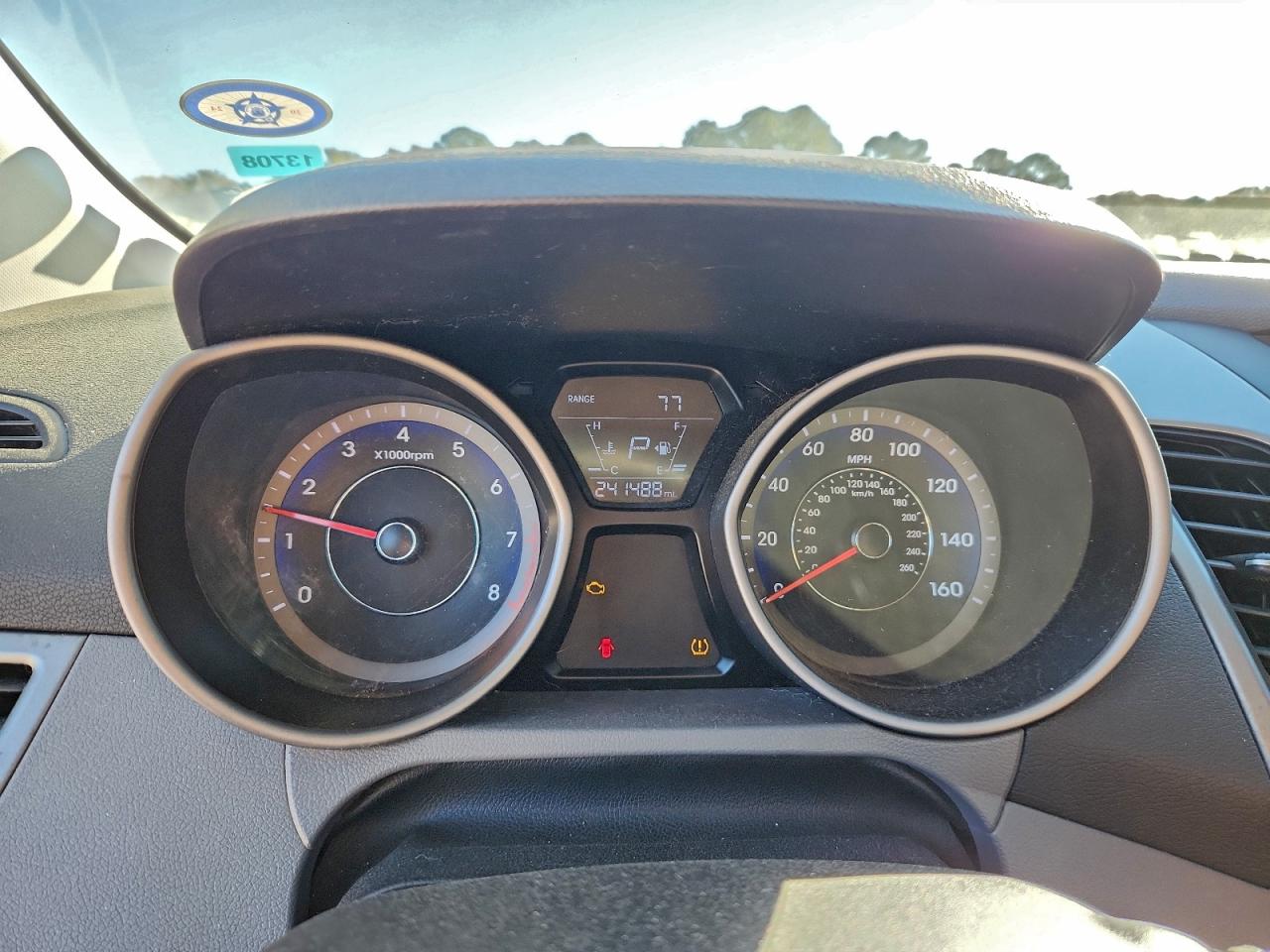 2015 HYUNDAI ELANTRA SE photo 9