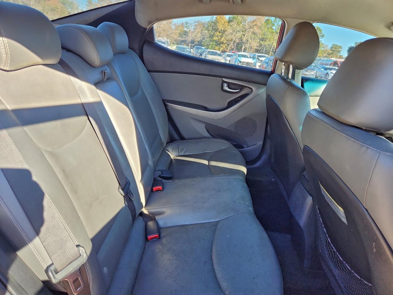 2015 HYUNDAI ELANTRA SE photo 10