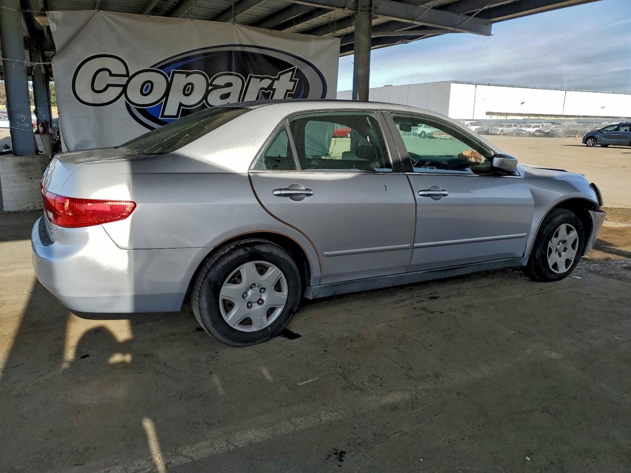 2005 HONDA ACCORD LX photo 3