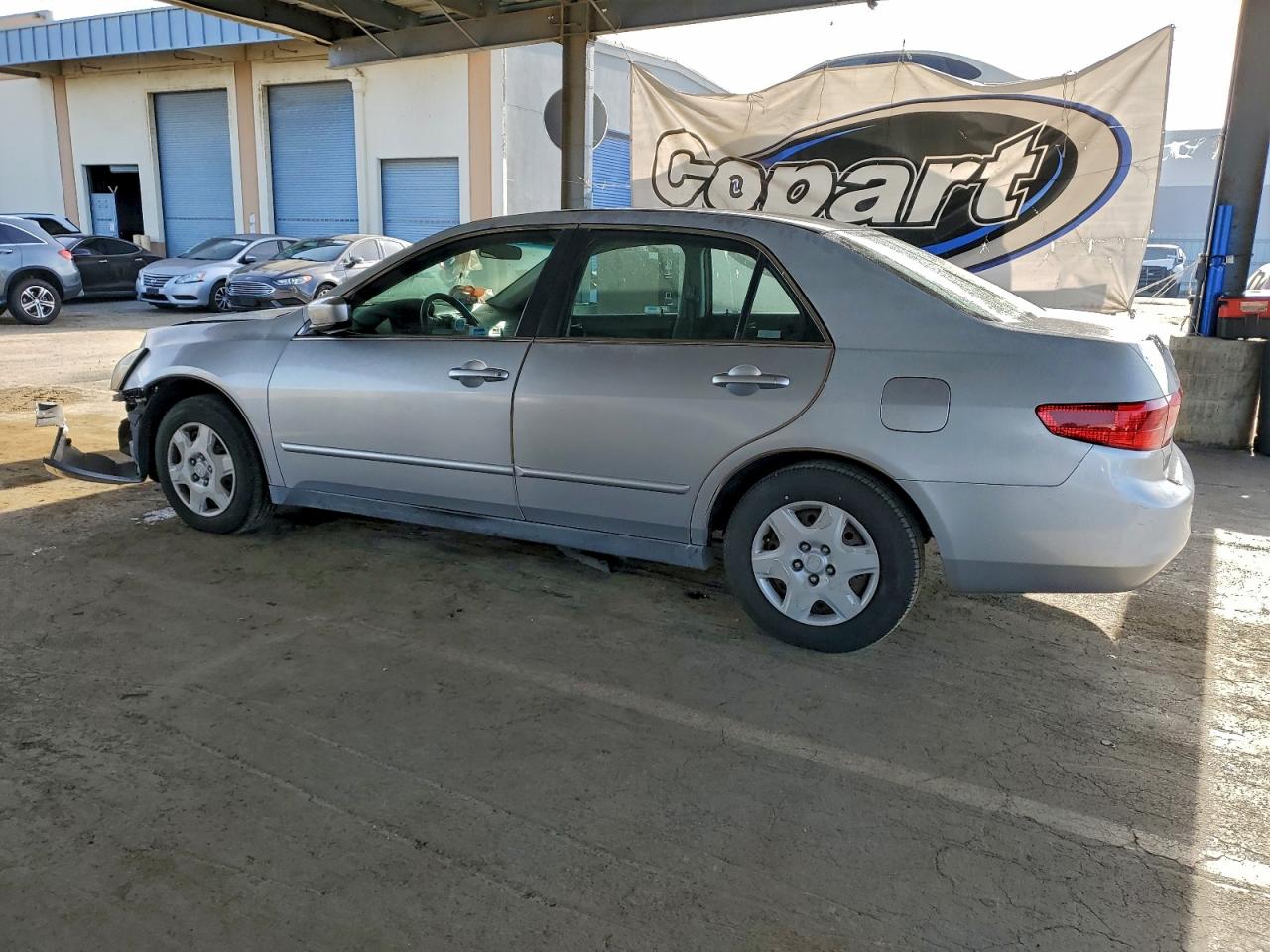 2005 HONDA ACCORD LX photo 2