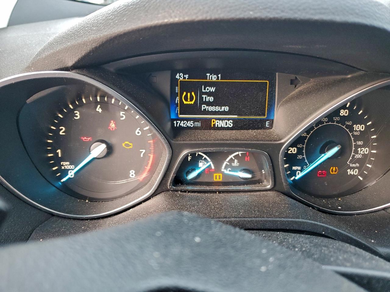 2017 FORD ESCAPE SE photo 9